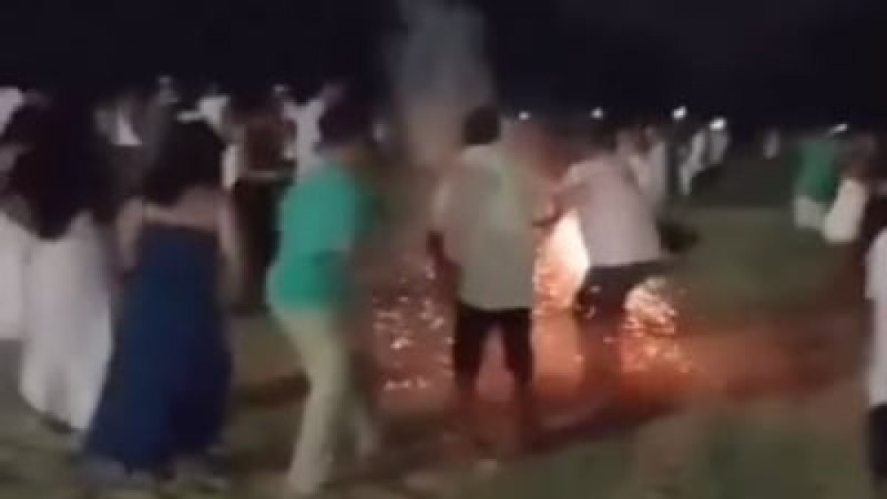 O femeie a fost ucisă de artificii în noaptea de Revelion. Momentul teribil a fost filmat